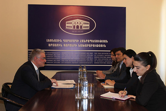 Armenia's Deputy Foreign Minister Ashot Hovakimyan (left) meeting with Artsakh Deputy Foreign Ministers Armine Aleksanyan and Felix Khachatrian (Photo: Ministry of Foreign Affairs of Artsakh)