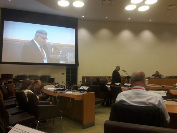 Head of the ARF delegation Hagop Der Khachadourian addressing the council meeting