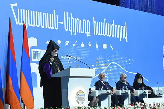 His Holiness Aram I addressing the Sixth Armenia-Diaspora Conference (Photo: Photolure/Hayk Baghdasaryan)