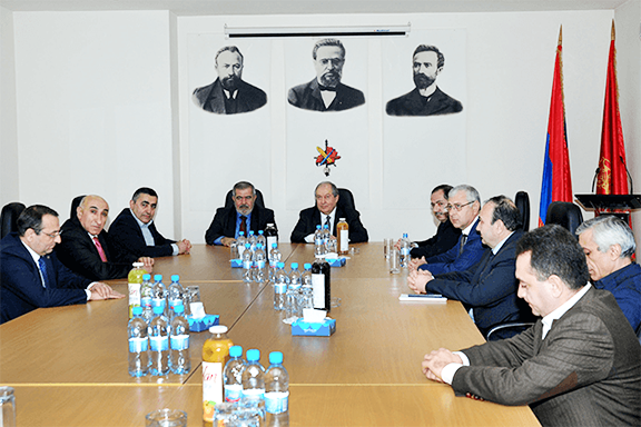 Dr. Armen Sarkissian (center right) with ARF Bureau chairman Hrand Markadian (center left) and other ARF leaders during a meeting on Monday in Yeravan