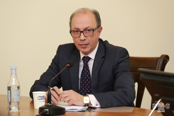 Foreign Minister Ara Aivazyan in parliament on March 29